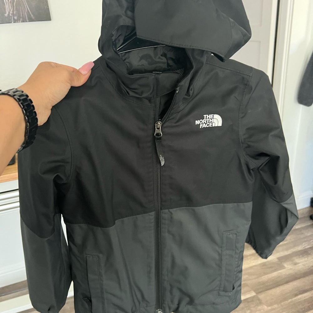 The north face light jacket XS/6 kids